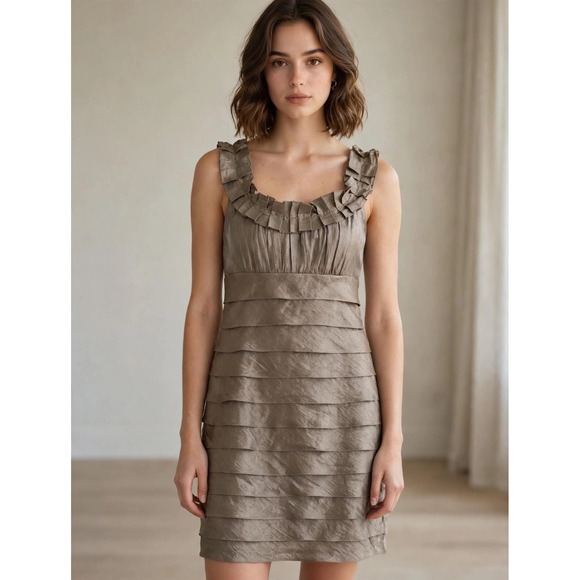 Jessica Howard Dresses & Skirts - Jessica Howard Gold Metallic Tiered Ruffle Cocktail Dress Sleeveless Size 8